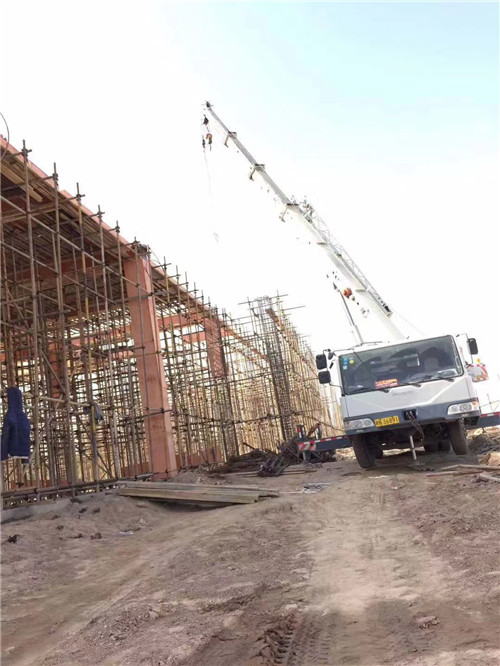 永仁县吊车作业的安全注意事项有哪些？