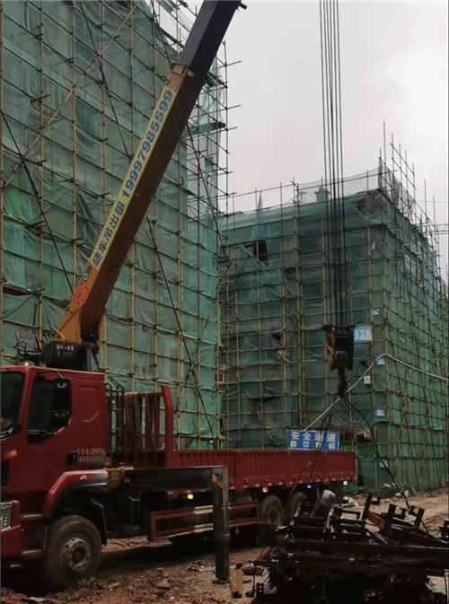 永仁县“慢工细活”—— 吊车的 “微动控制” 技术